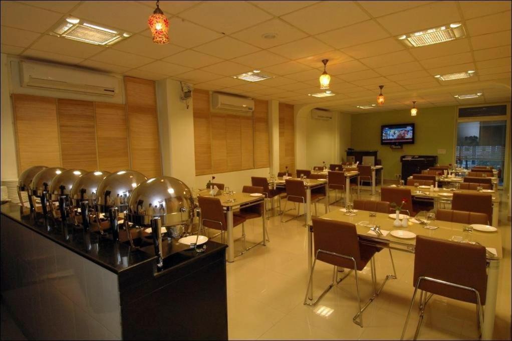 Citrus Hotel กาเซียบัด ภายนอก รูปภาพ